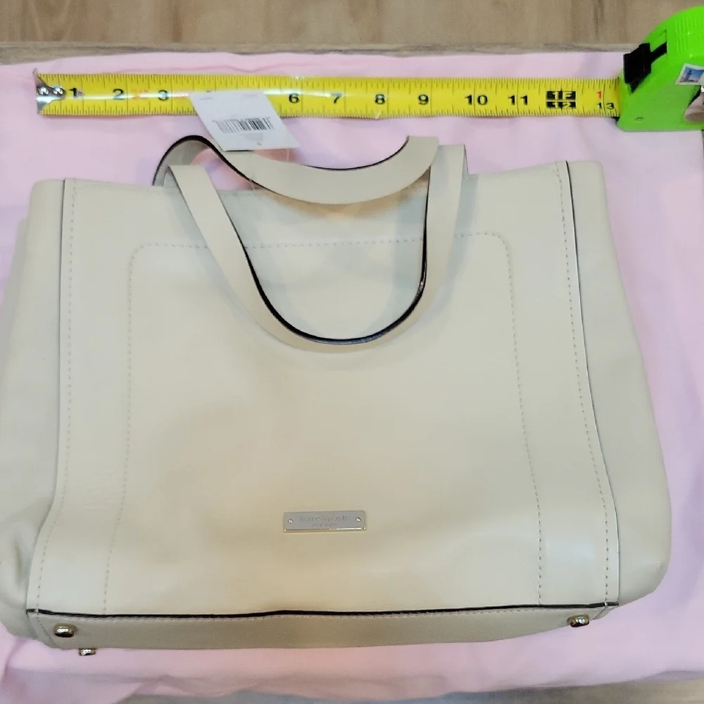Kate Spade Ivory Bradshaw Bow Bag with Gold Accents Excellent Condition